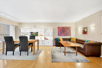 Spacious 2‑BedRoom, Main‑Floor Flat | Garden Access | Central Position & Quiet Comfort