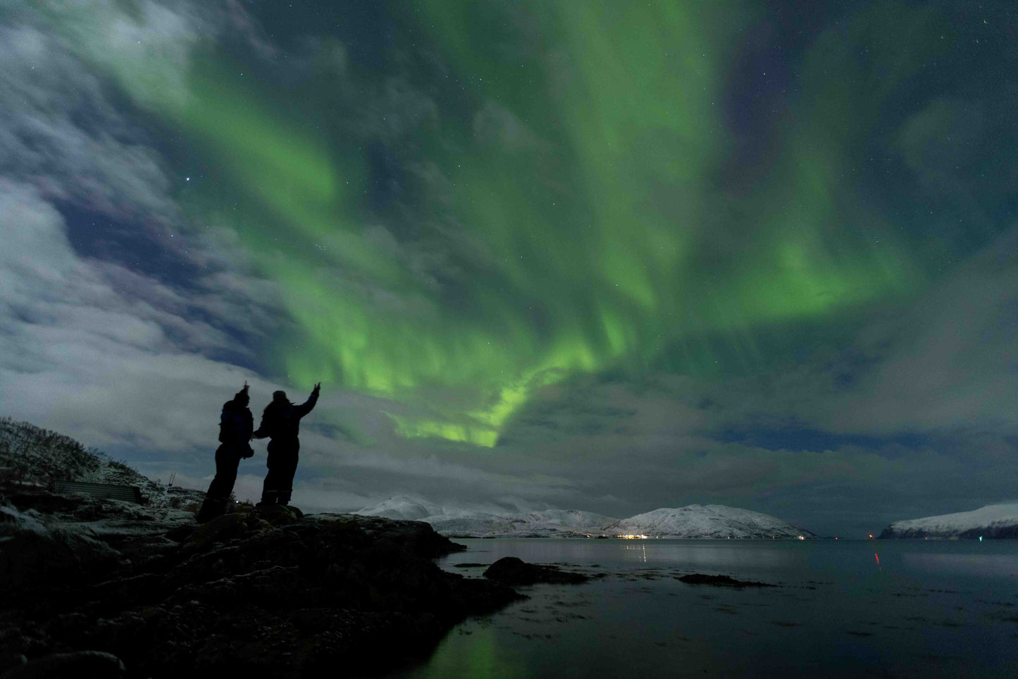 Northern Lights Chase - Up to 15 Guests | Local Guide | Real Arctic Experience