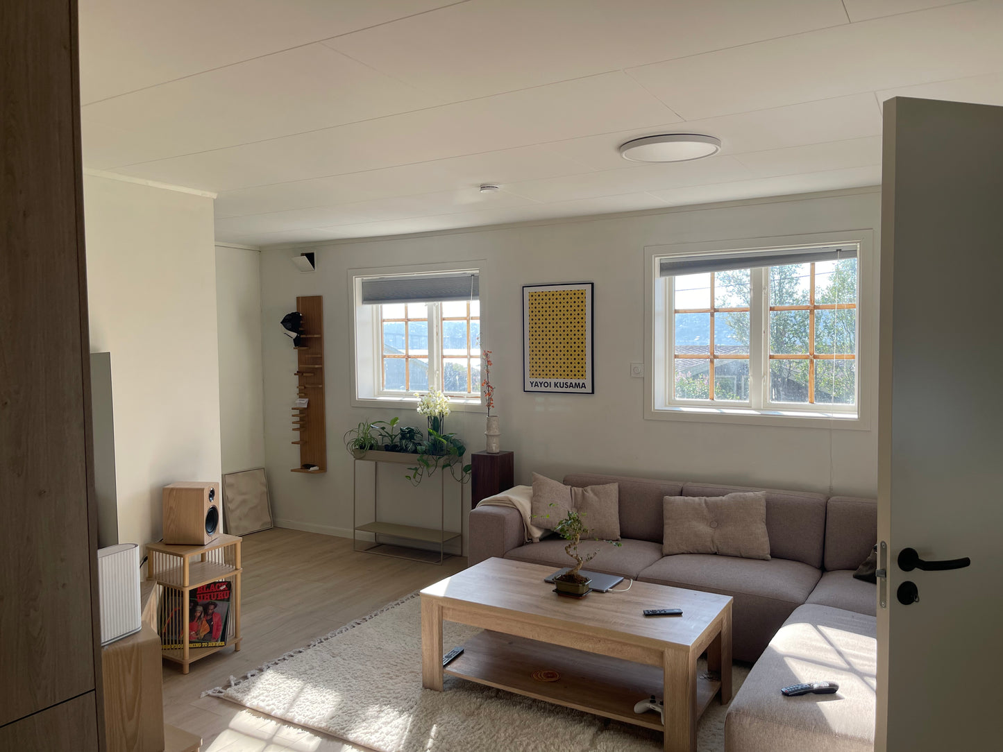 Spacious 2-BR Apartment | Panoramic Mountain View | Walk to Fjellheisen & Arctic Cathedral | Quiet Yet Central
